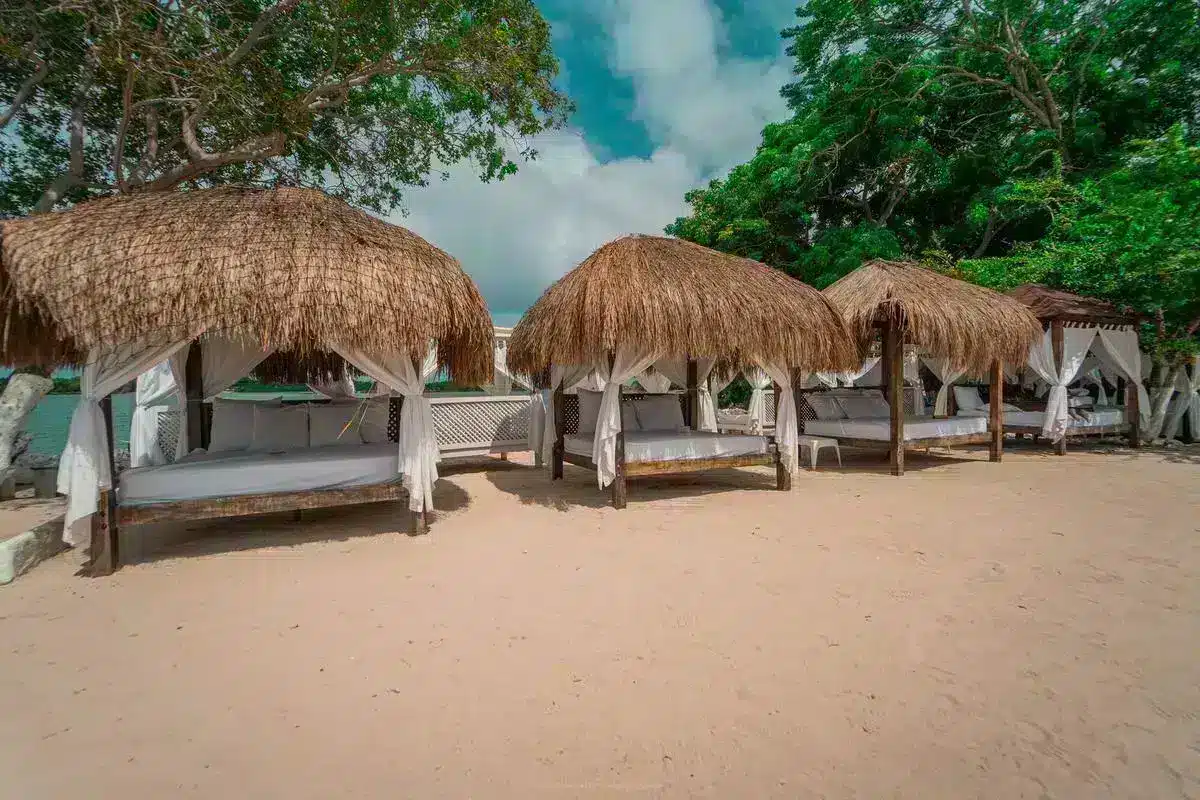 Bora Bora Beach Club - Image 12