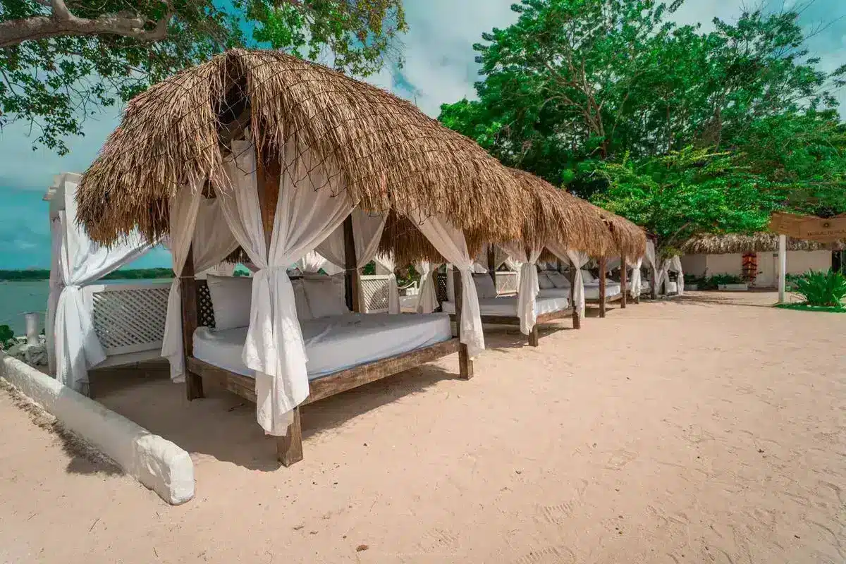 Bora Bora Beach Club - Image 13