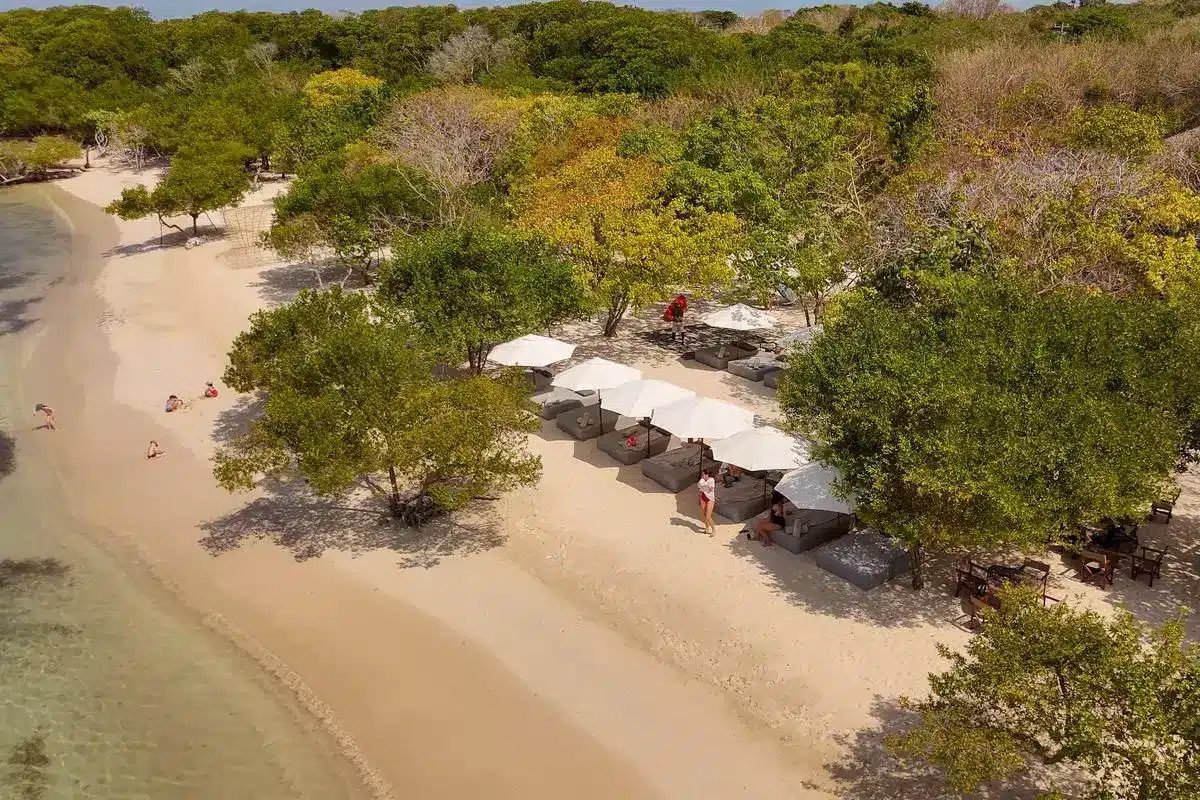 Sabai Beach Club - Image 12