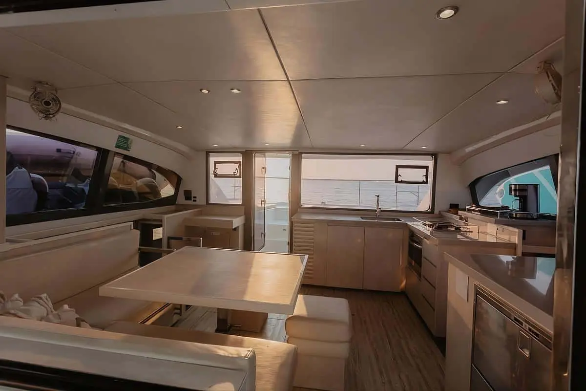 Catamarán Eclipse V - Image 6